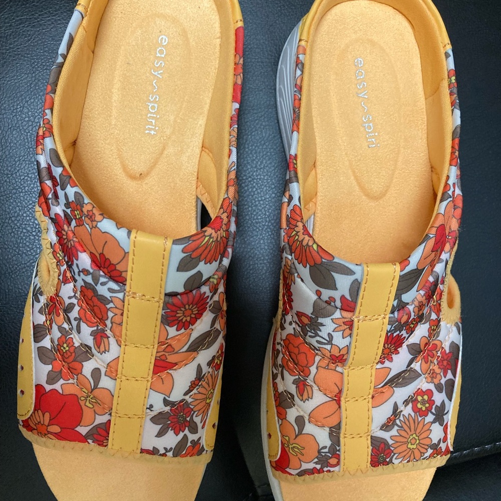 Very comfortable and very cute easy spirit.
